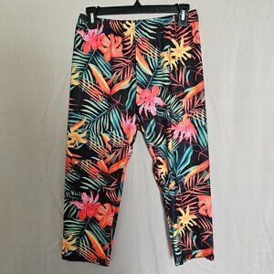 Flowered Capri Pants NEW Size Large